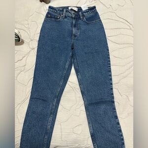 Abercrombie & Fitch Curve Love Raw Hem Skinny Jean 25 Short